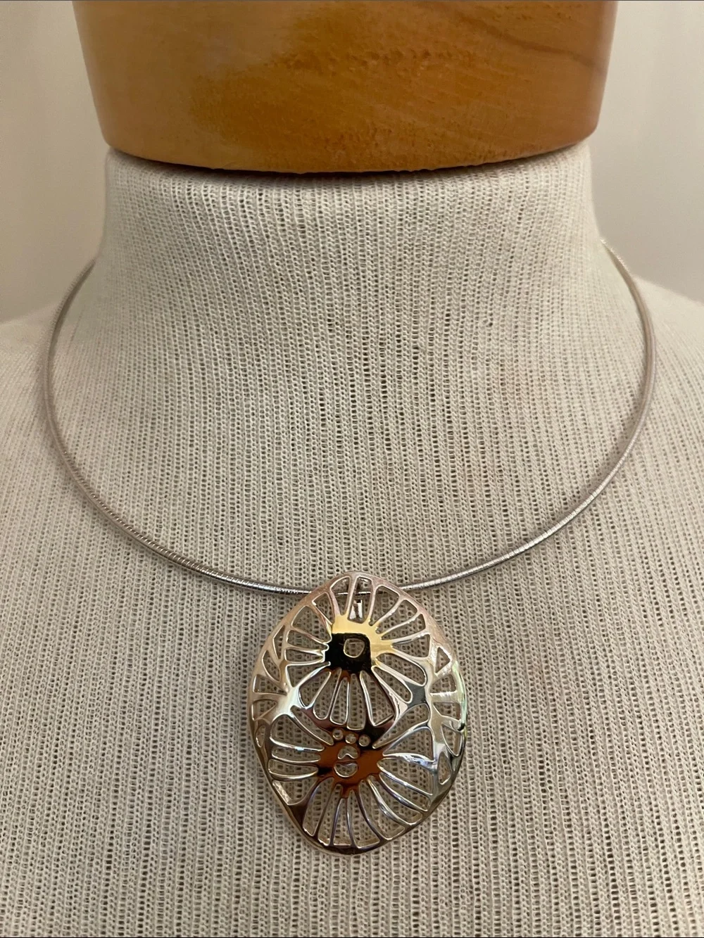 Vintage Two-tone Best Floral Cutout Slid / Pendant Wire Necklace